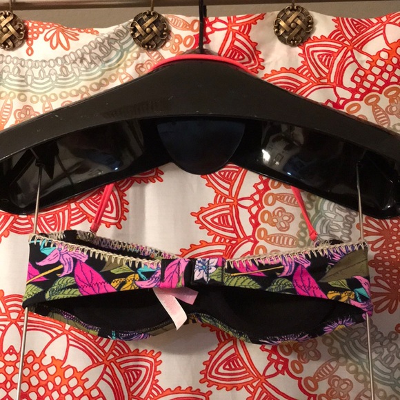 Victoria’s Secret 32B Bikini Bandeau Top - Picture 2 of 10